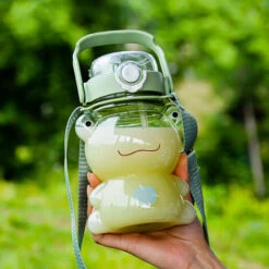 850ml Cartoon Water Cups With Straws Leakproof Water Bottles Tower Portable Water Bottle For Kids Frog Bear Kids Water Bottle